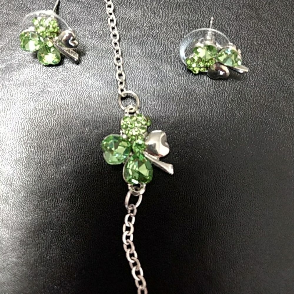 Lucky green clover bracelet & earring set